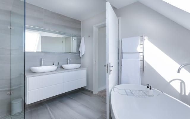 Bathroom Remodel in Sacramento, CA: Clean Lines, Fewer Regrets (and Maybe Fewer Towels)